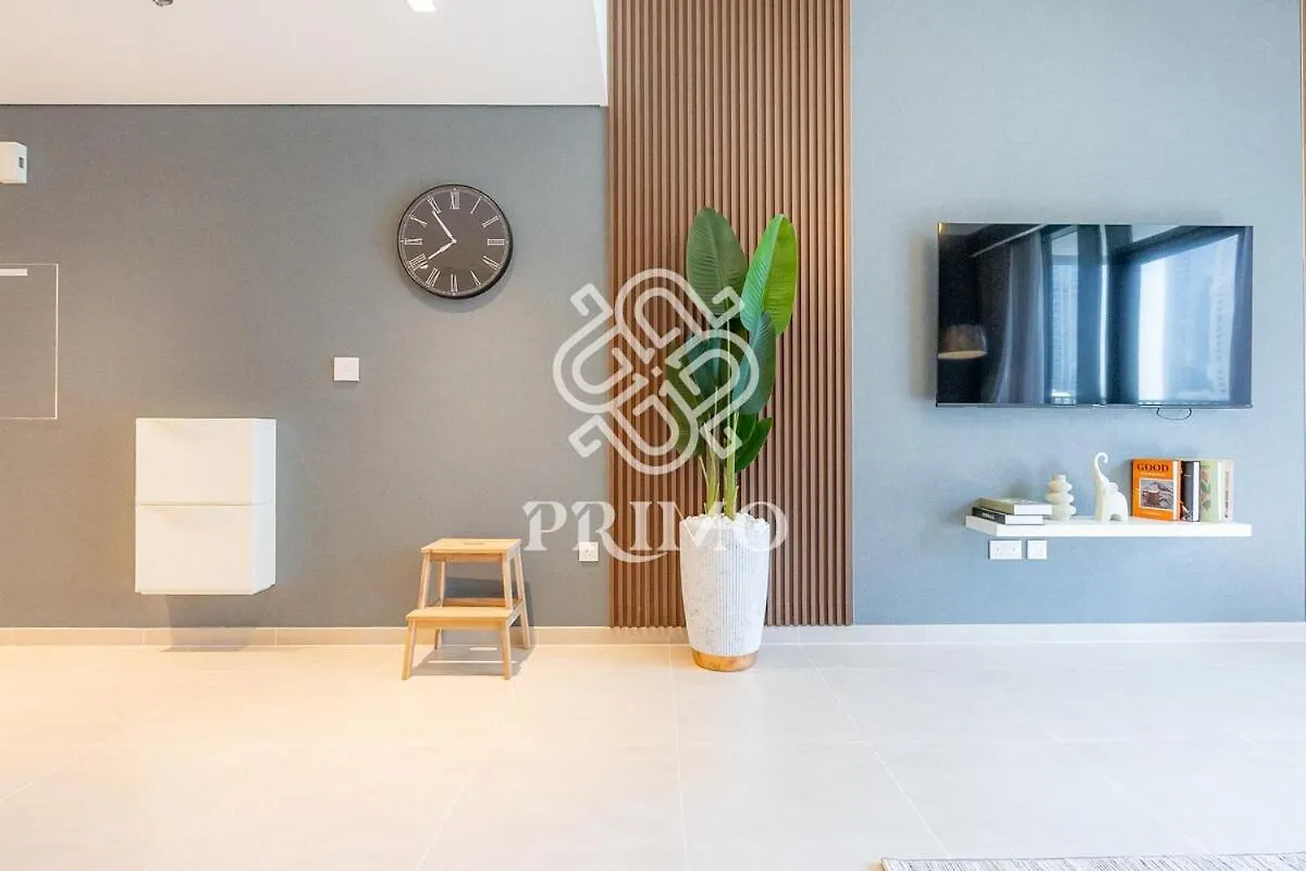 شقة Bright & Stylish 2-Bedroom At Creek Edge Tower 2 دبي الإمارات العربية المتحدة